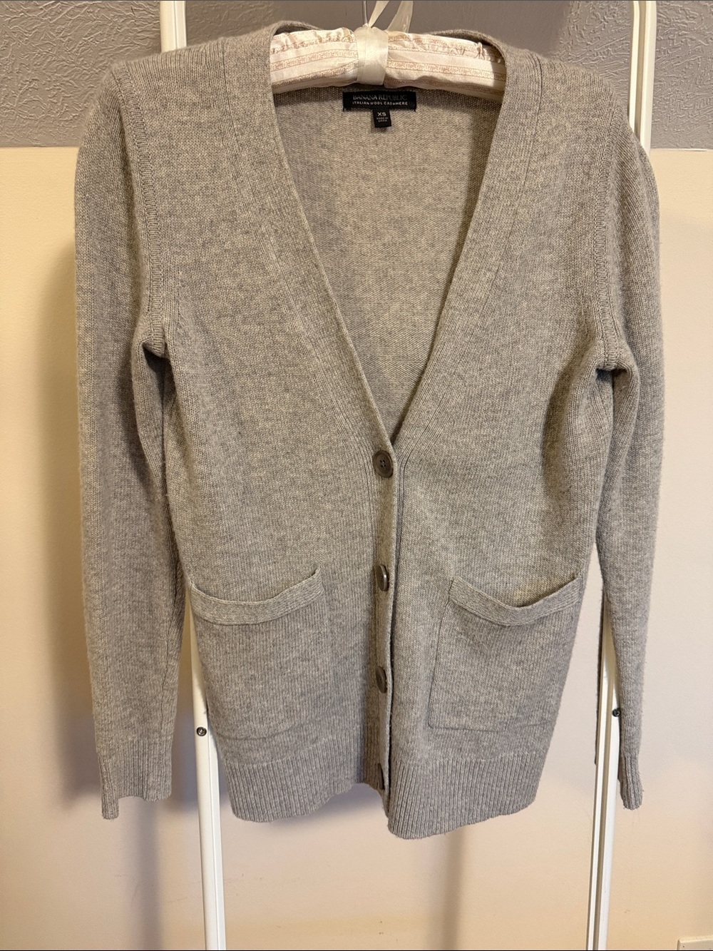 Banana Republic merino and cashmere grey cardigan sweater with pockets -size XS